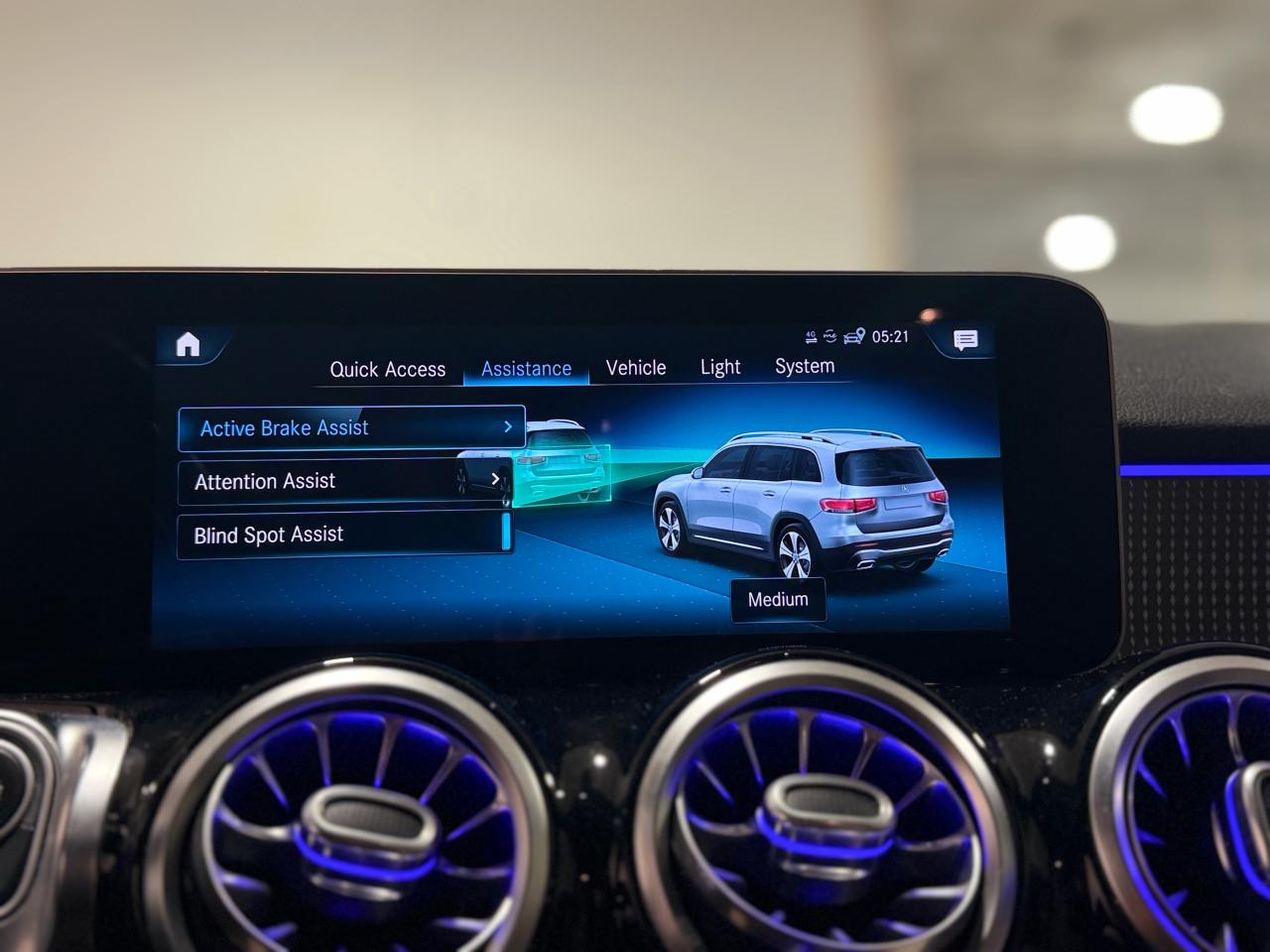 2020 Mercedes-Benz GLB GLB 250 - Photo #16