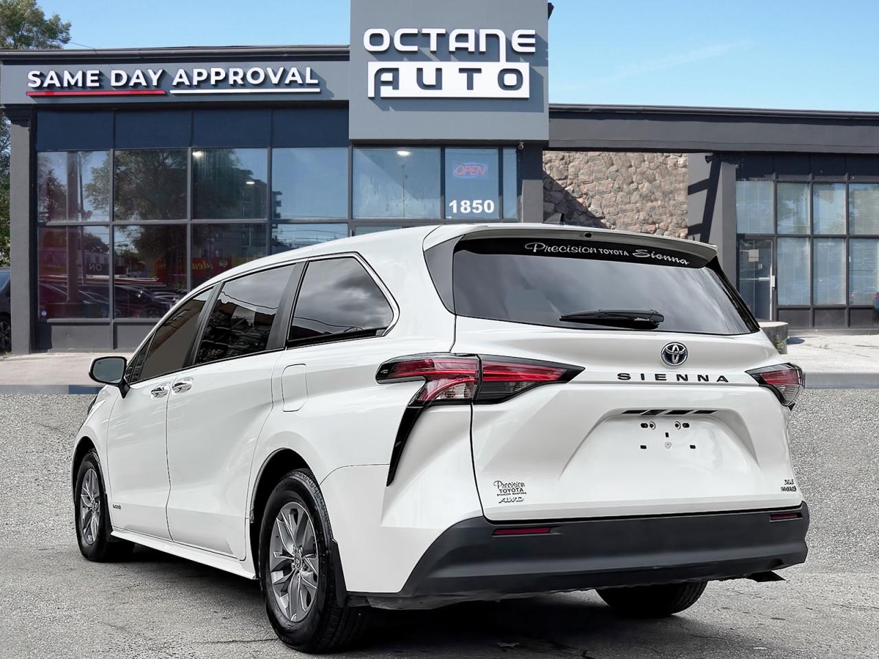 2021 Toyota Sienna XLE AWD - Photo #4