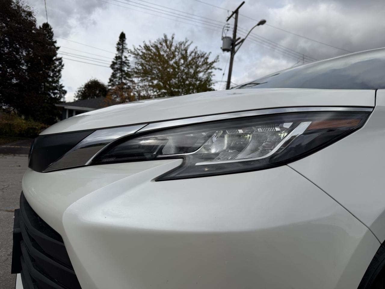 2021 Toyota Sienna XLE AWD - Photo #25