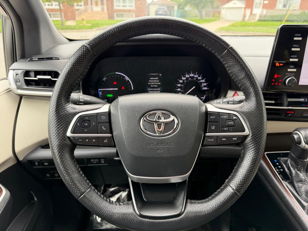 2021 Toyota Sienna XLE AWD - Photo #28