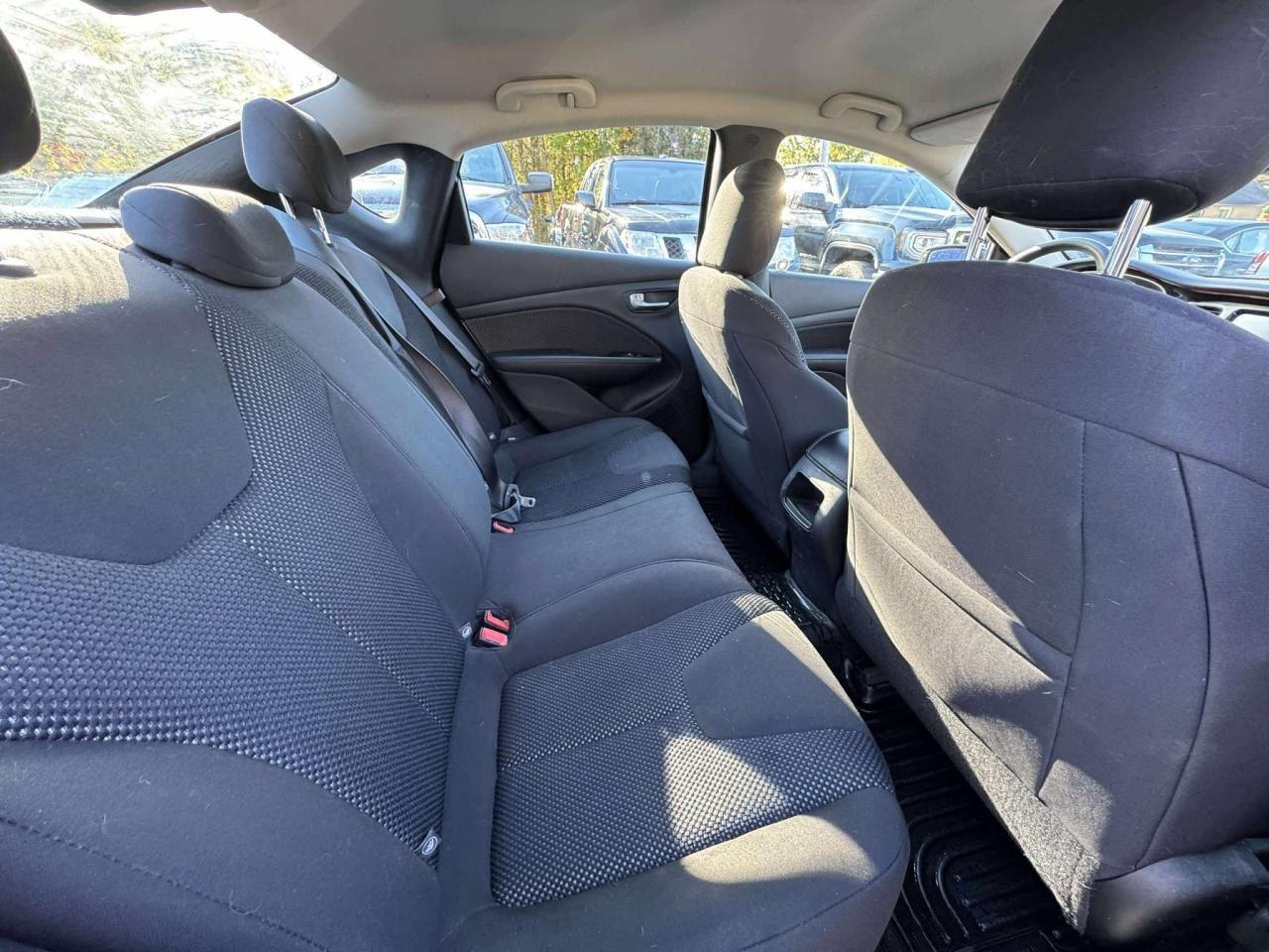 2014 Dodge Dart 4dr Sdn Aero - Photo #10