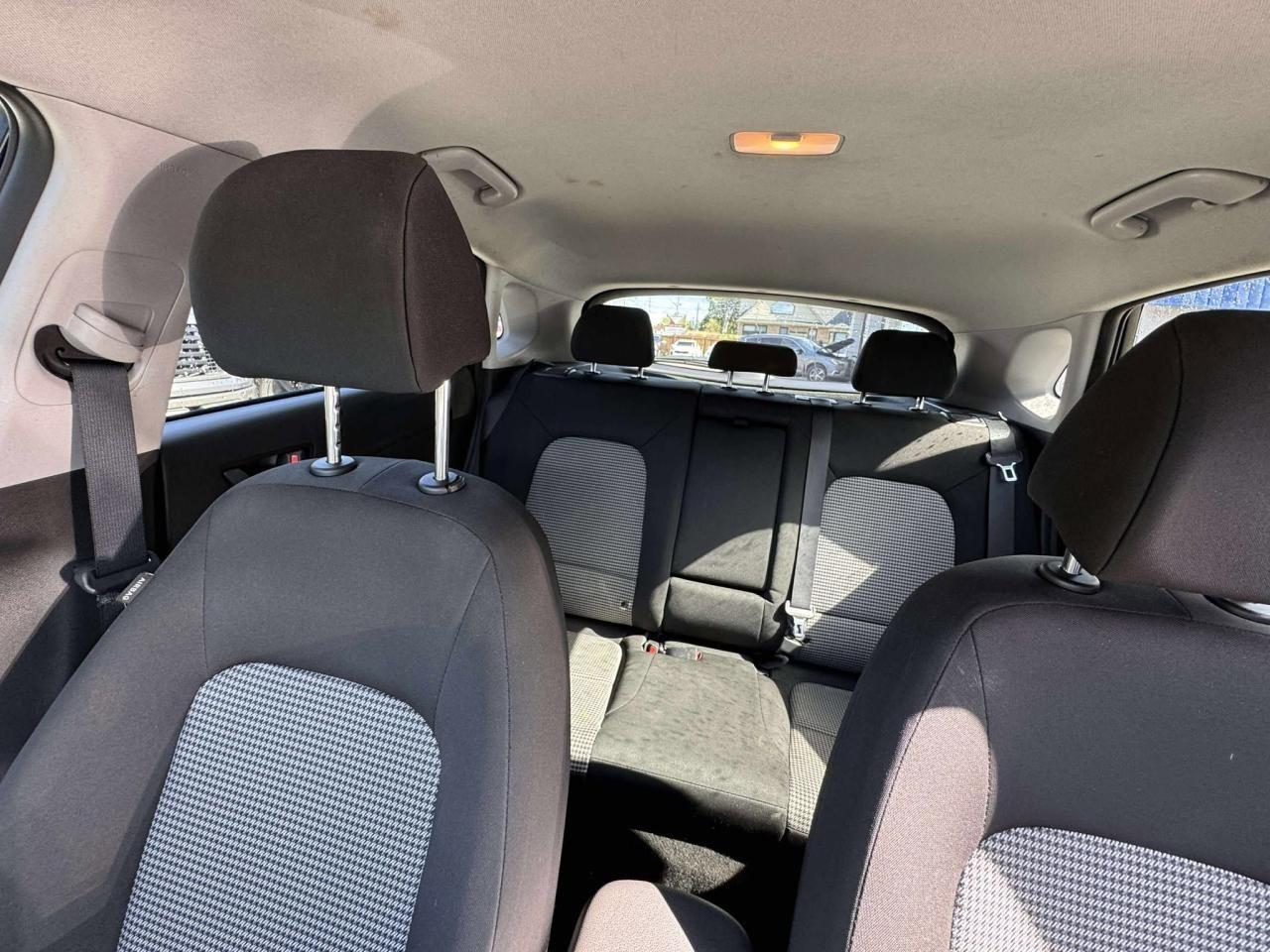 2018 Hyundai KONA 2.0L Essential AWD - Photo #18