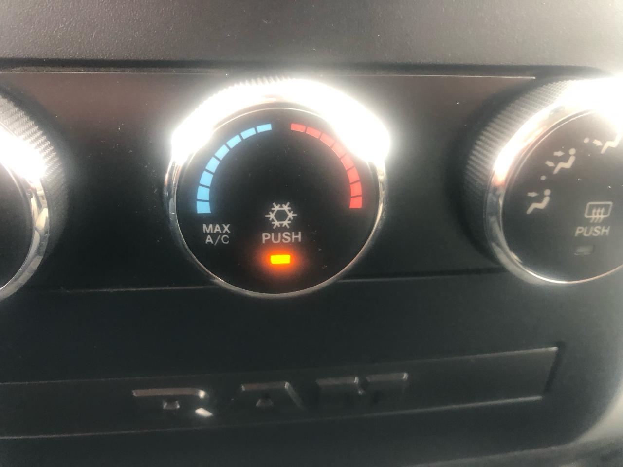 2011 RAM 1500 4WD Reg Cab 140.5" SLT - Photo #12