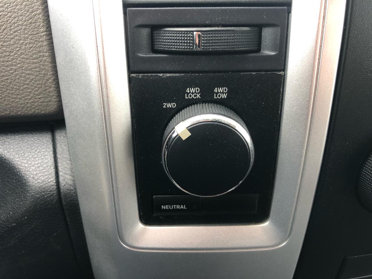 2011 RAM 1500 4WD Reg Cab 140.5" SLT - Photo #15