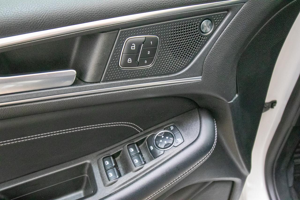 2023 Ford Edge Titanium AWD Photo5