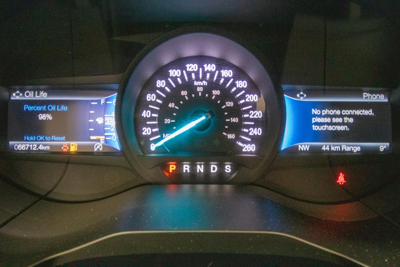 2023 Ford Edge Titanium AWD Photo5