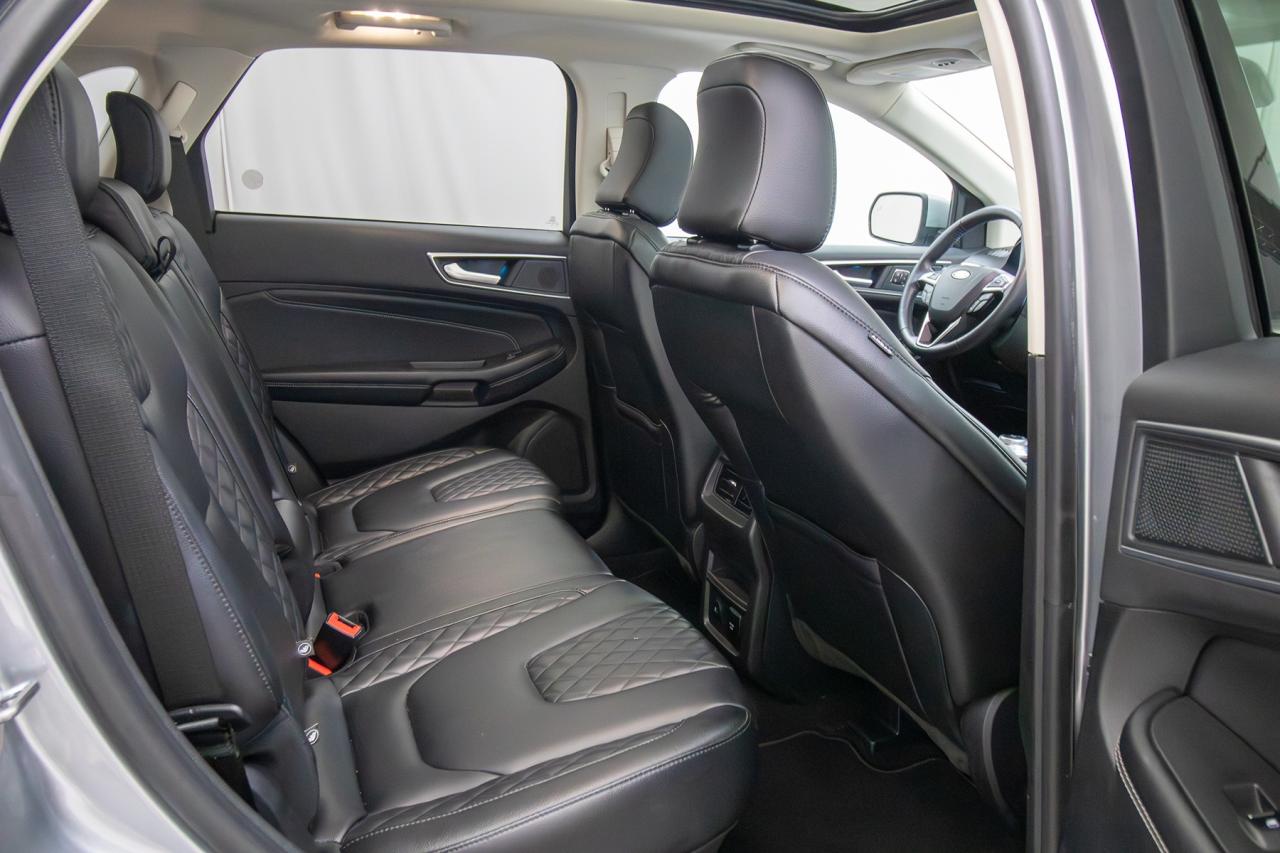 2024 Ford Edge Titanium AWD Photo5