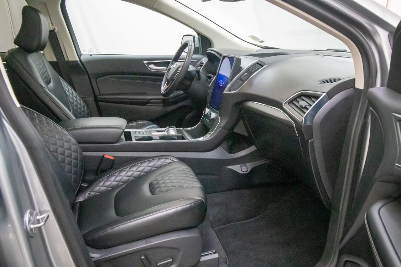 2024 Ford Edge Titanium AWD Photo5