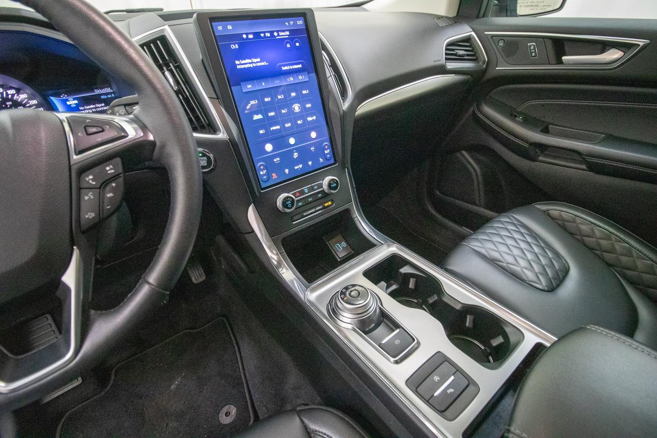 2024 Ford Edge Titanium AWD Photo5