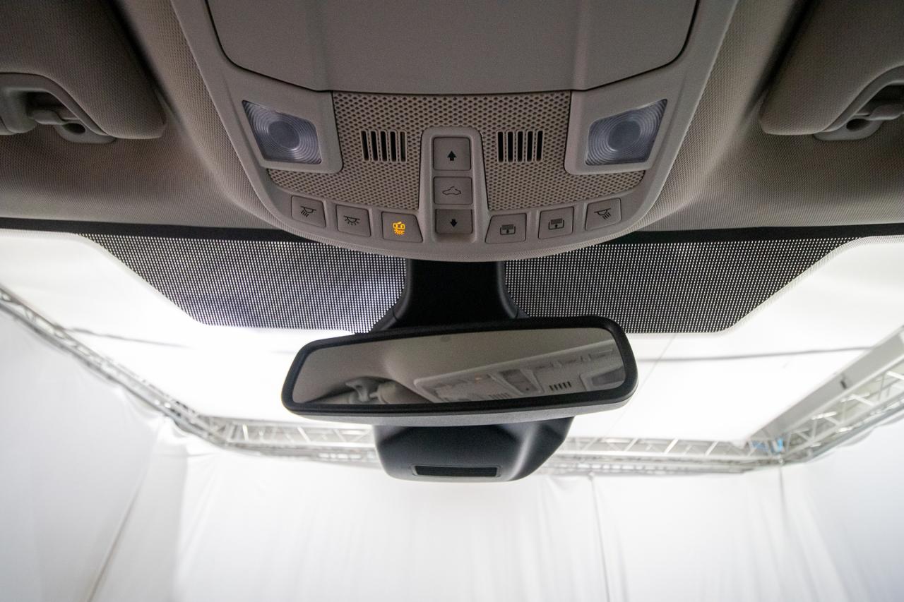 2024 Ford Edge Titanium AWD Photo5