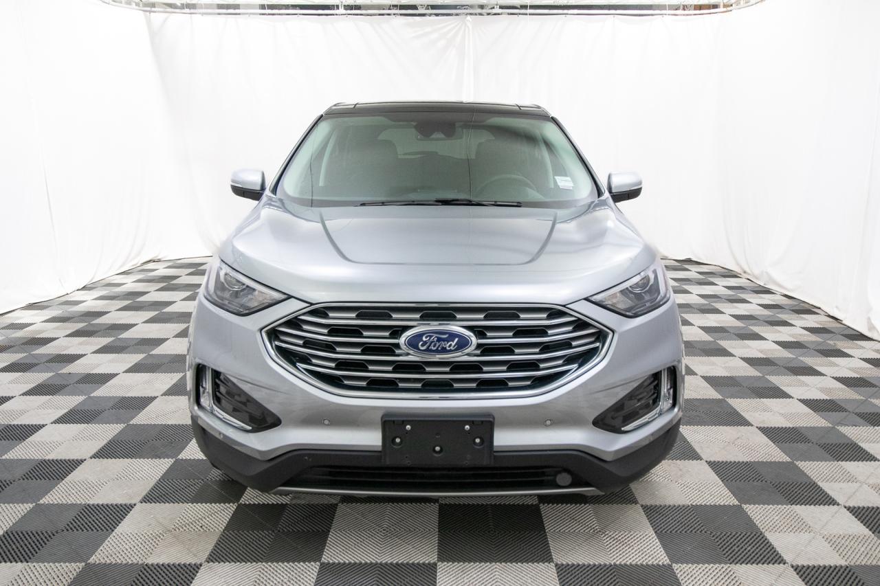 2024 Ford Edge Titanium AWD Photo5