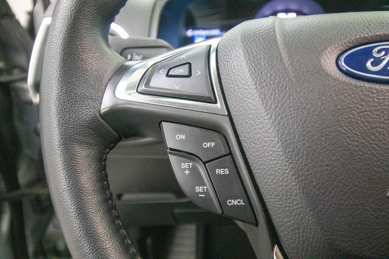 2024 Ford Edge Titanium AWD Photo5