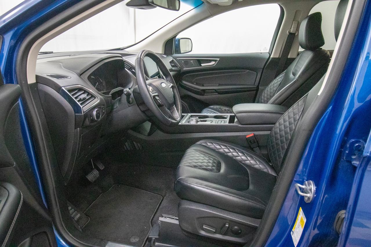 2024 Ford Edge Titanium AWD Photo5