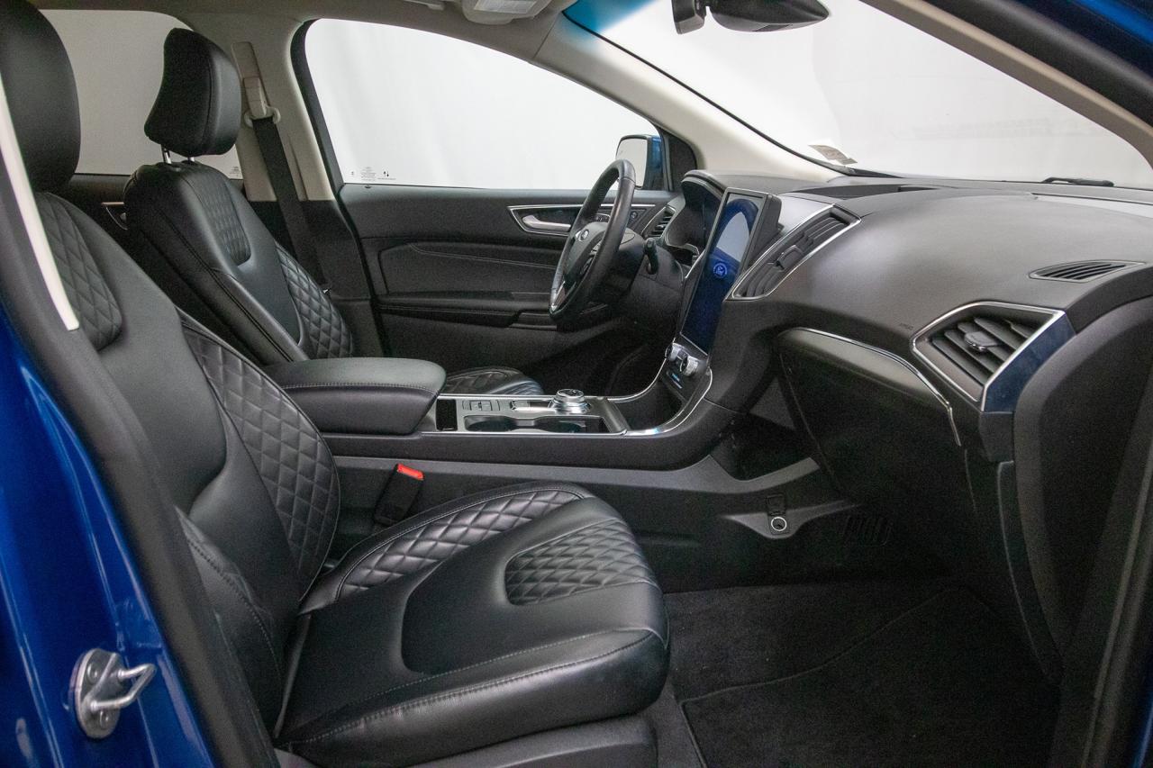 2024 Ford Edge Titanium AWD Photo5