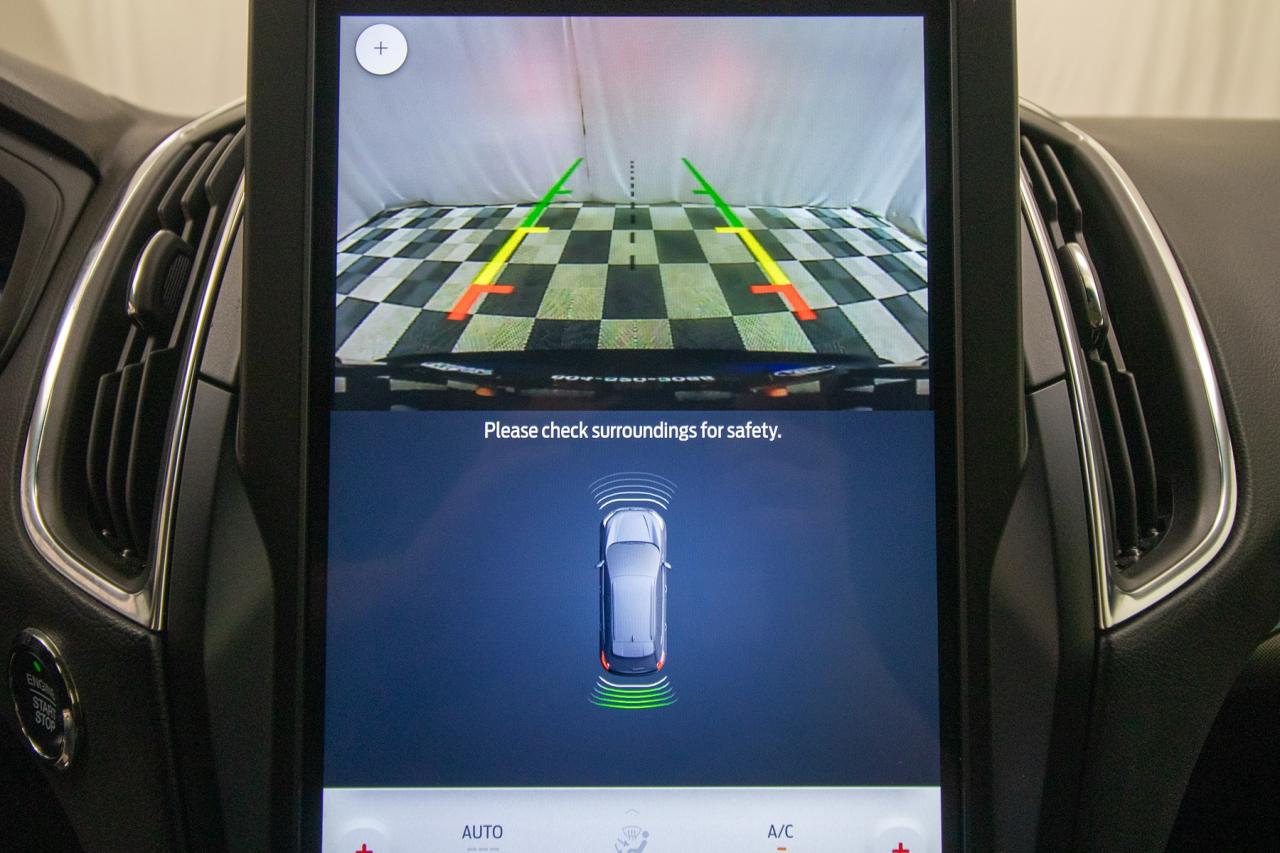 2024 Ford Edge Titanium AWD Photo5