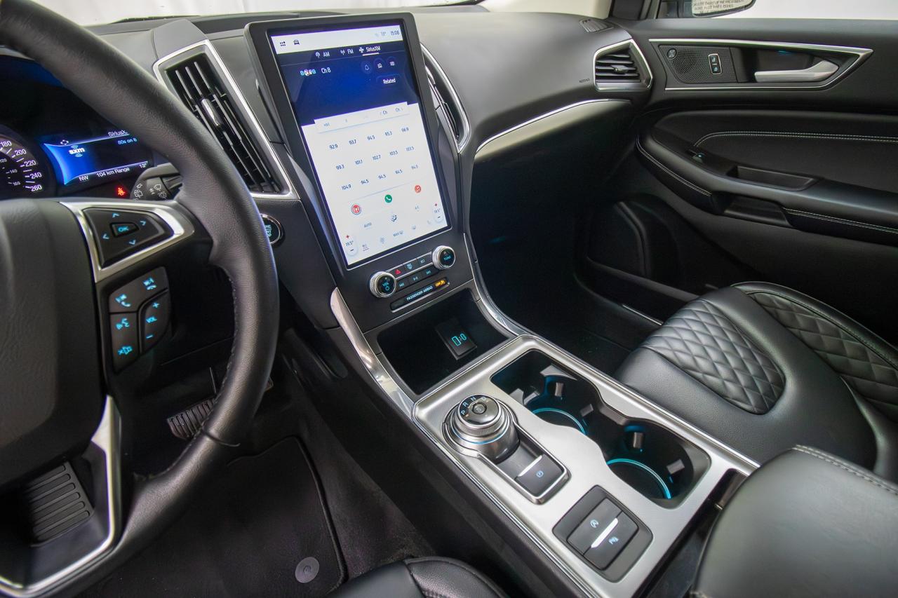 2024 Ford Edge Titanium AWD Photo5