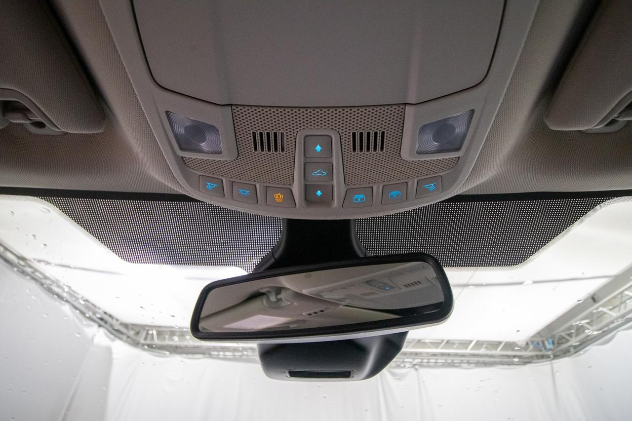 2024 Ford Edge Titanium AWD Photo5