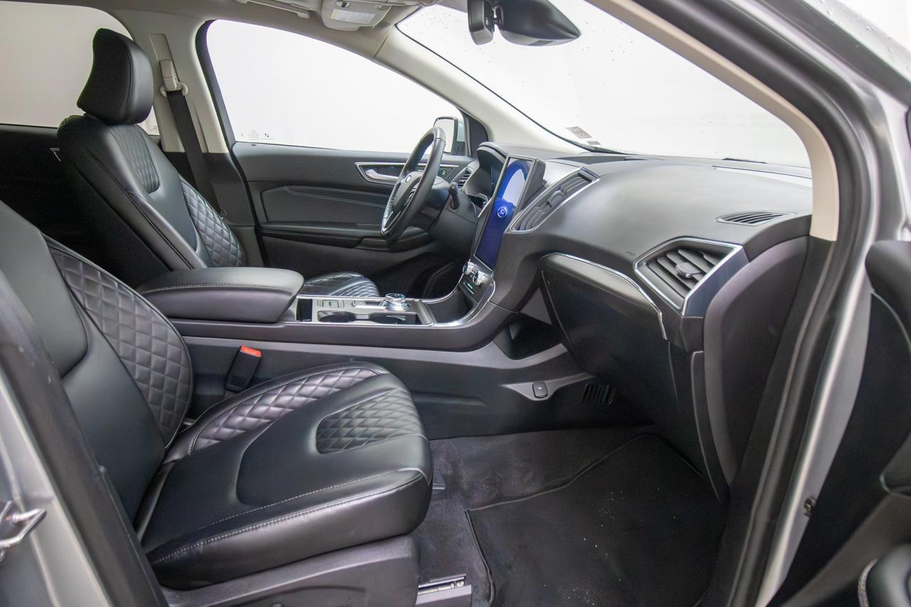 2024 Ford Edge Titanium AWD Photo5