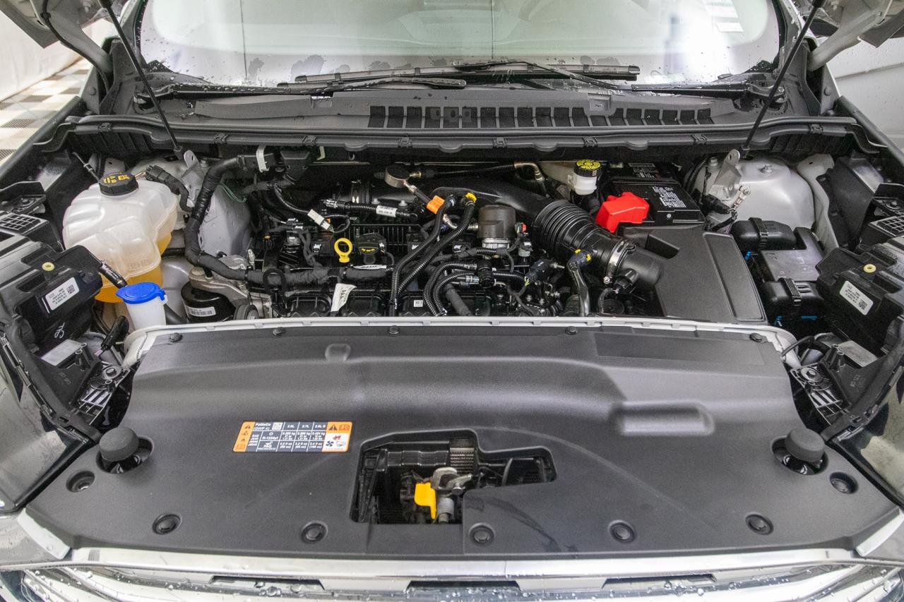 2024 Ford Edge Titanium AWD Photo5