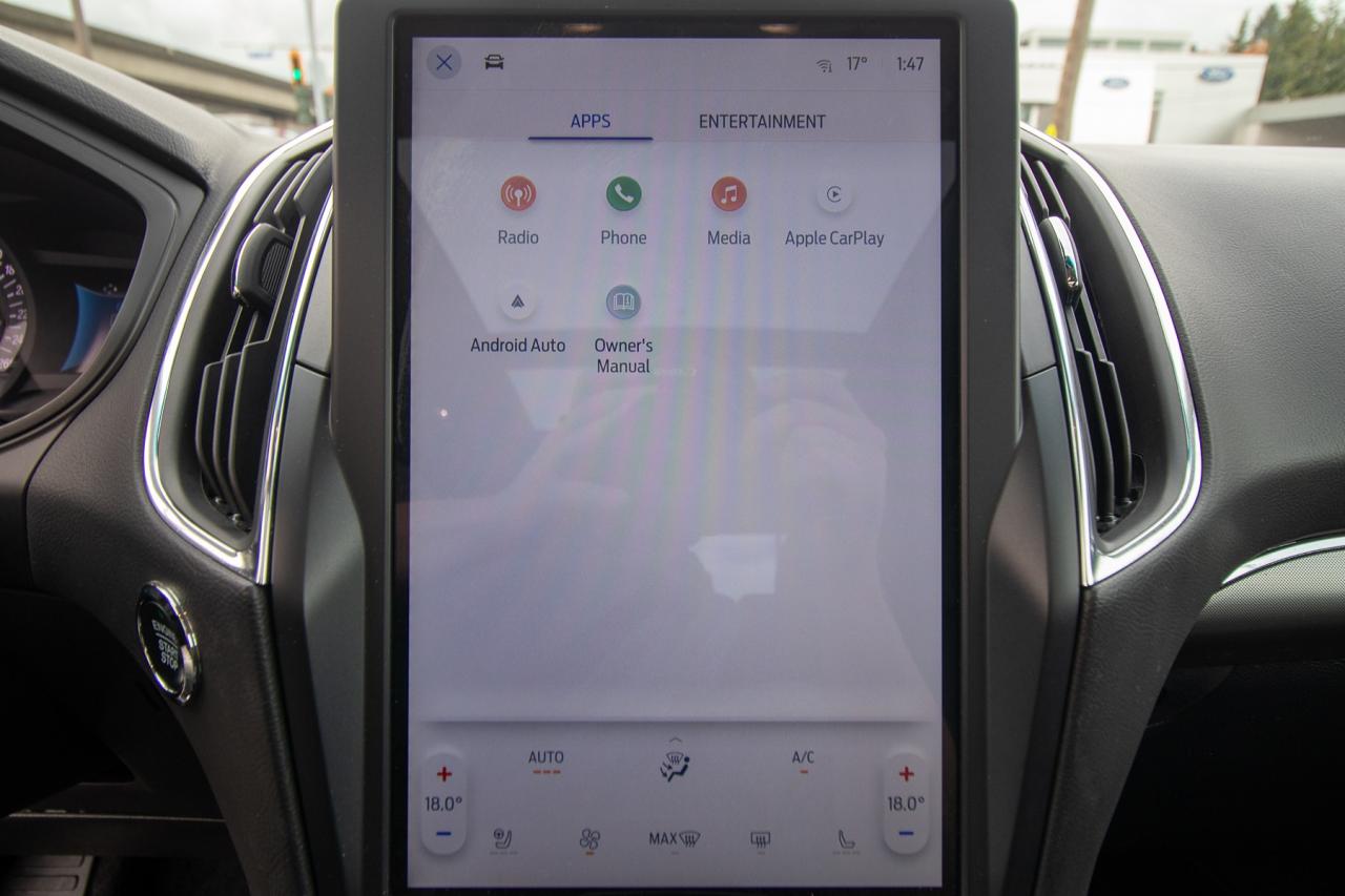 2024 Ford Edge Titanium AWD Photo5