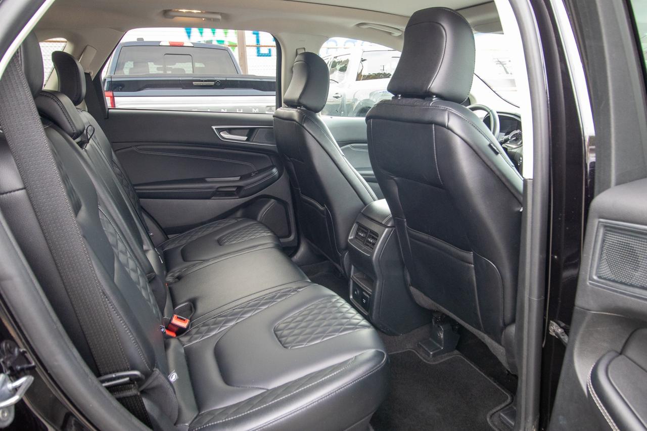 2024 Ford Edge Titanium AWD Photo5