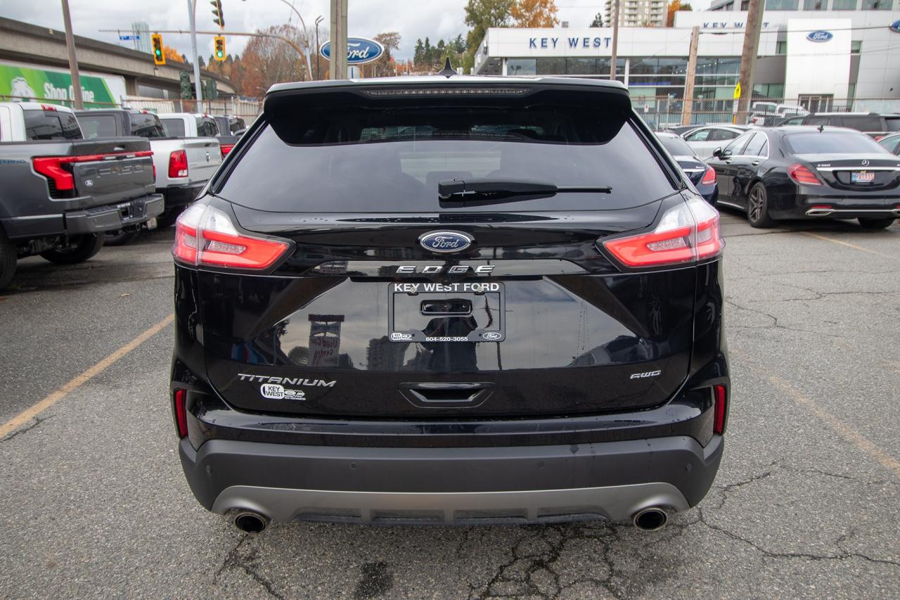 2024 Ford Edge Titanium AWD Photo5