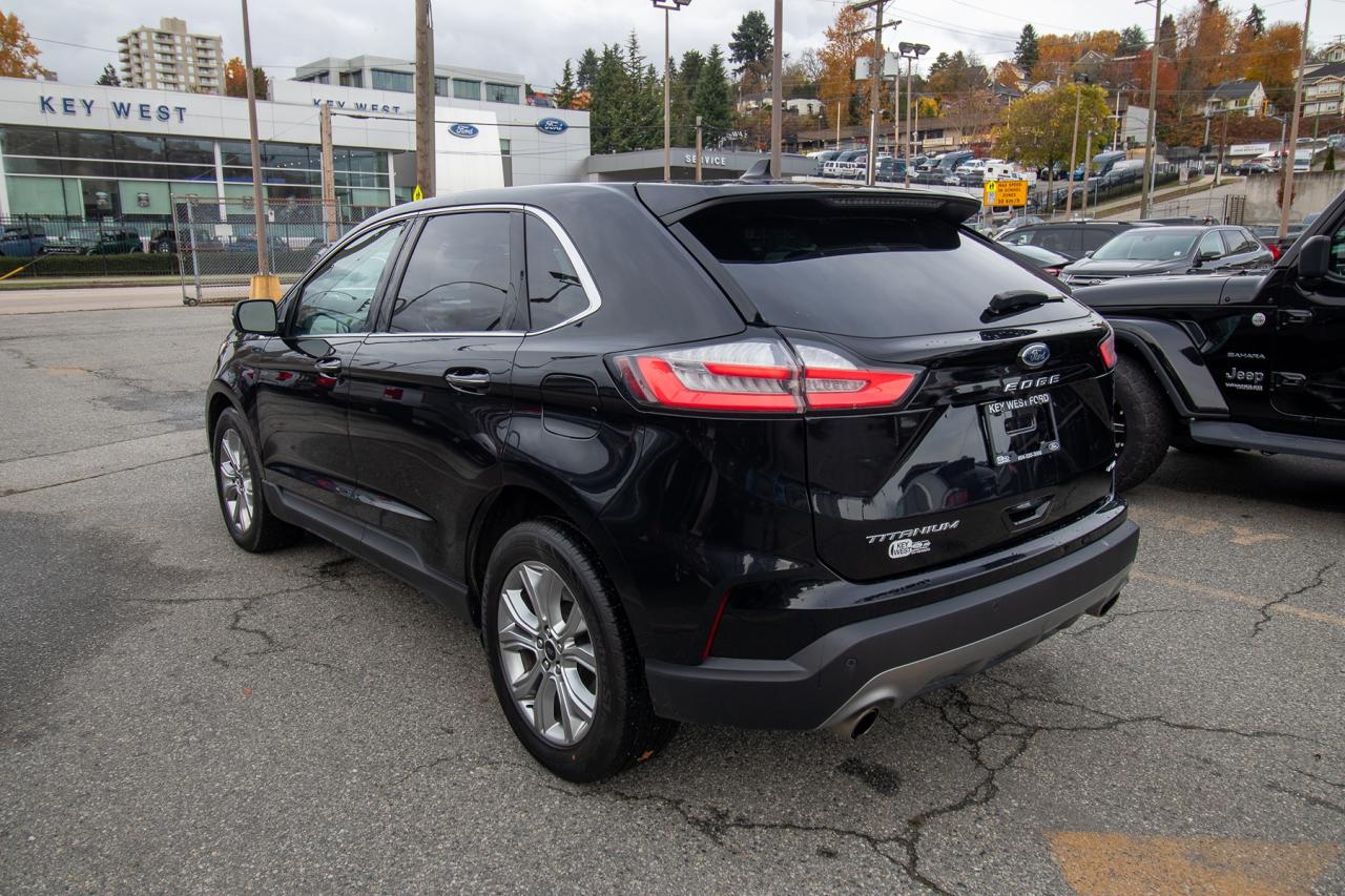 2024 Ford Edge Titanium AWD Photo5