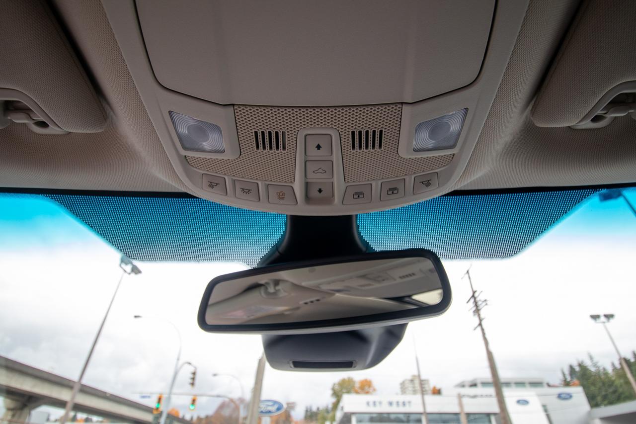 2024 Ford Edge Titanium AWD Photo5