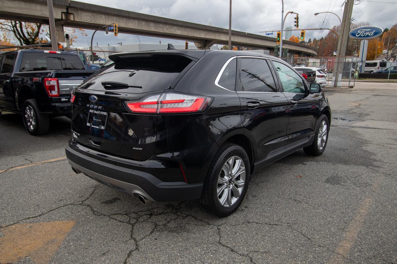 2024 Ford Edge Titanium AWD Photo5