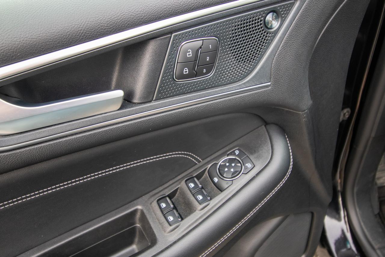 2024 Ford Edge Titanium AWD Photo5