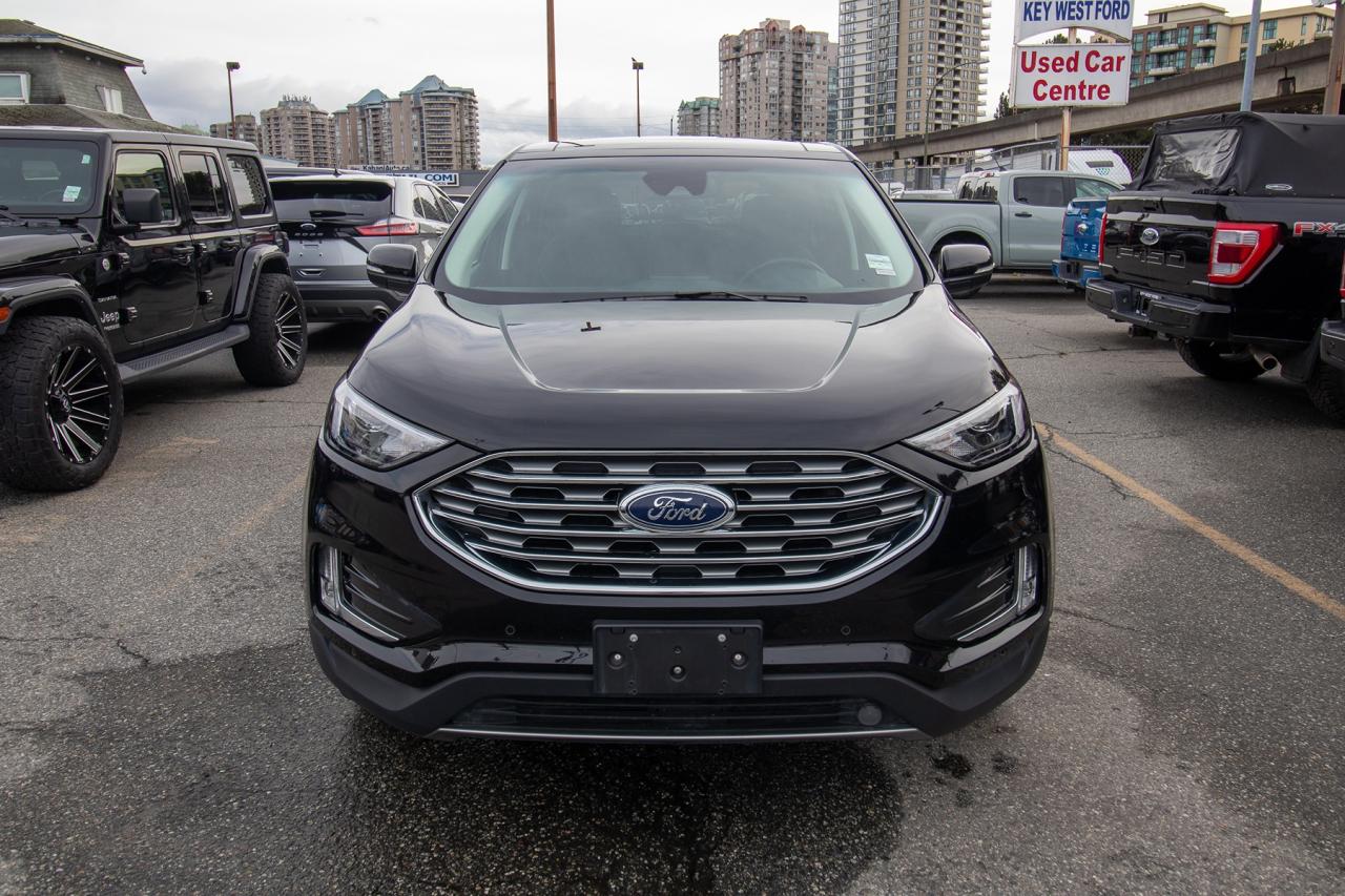 2024 Ford Edge Titanium AWD Photo3