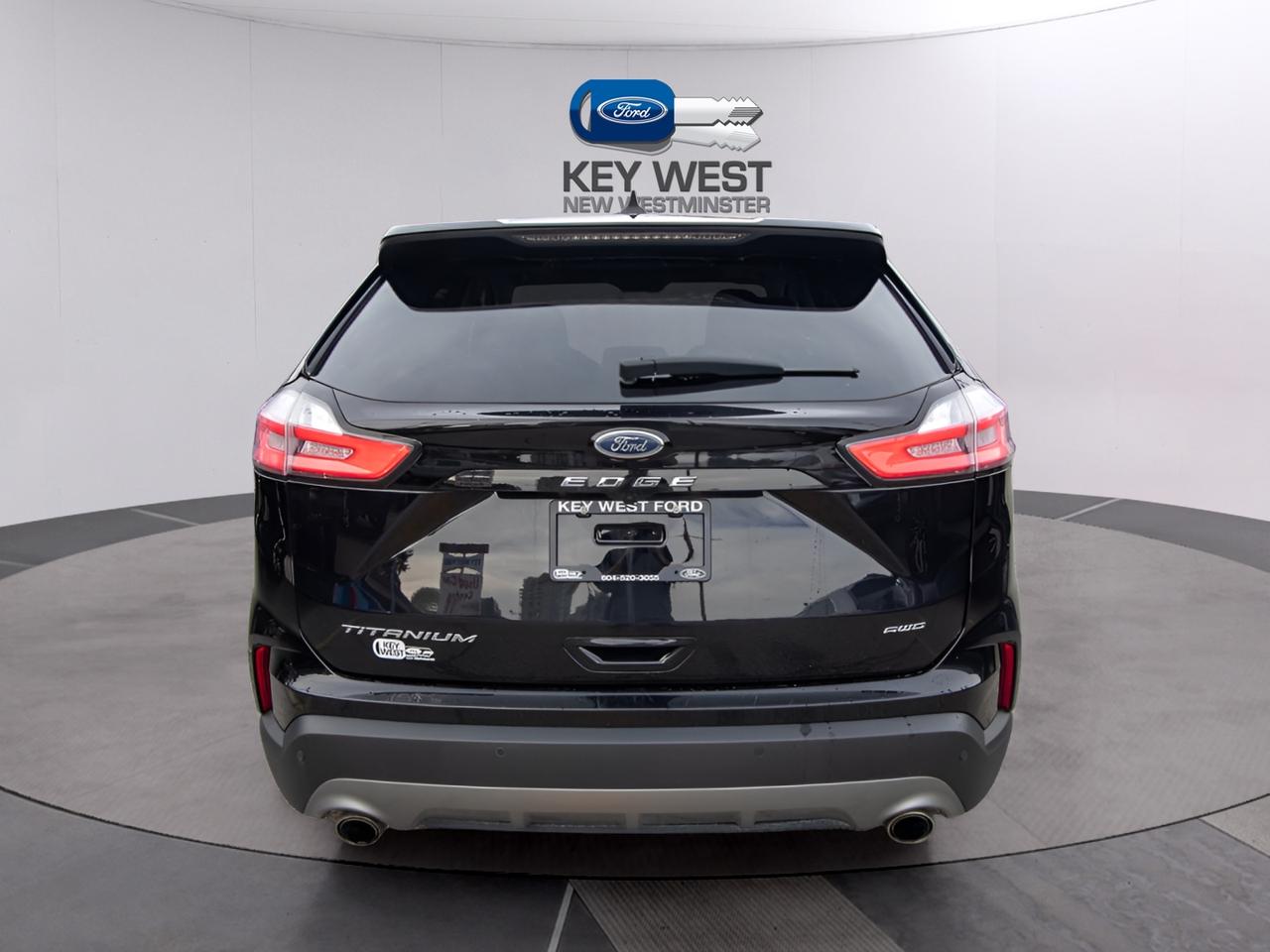 2024 Ford Edge Titanium AWD Photo3