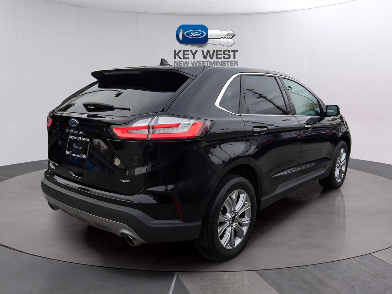 2024 Ford Edge Titanium AWD Photo4