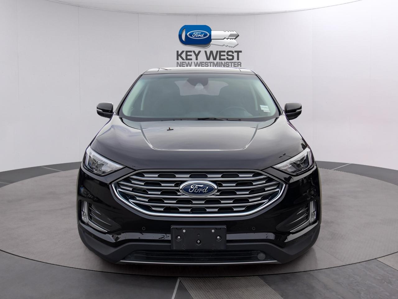2024 Ford Edge Titanium AWD Photo3