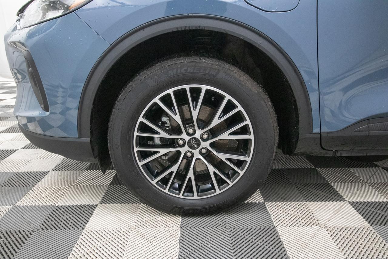 2024 Ford Escape PHEV Photo5