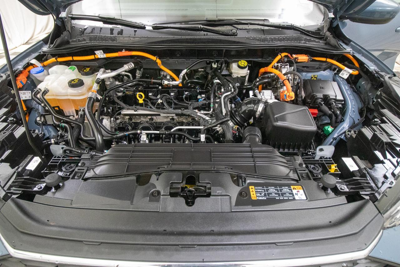 2024 Ford Escape PHEV Photo5