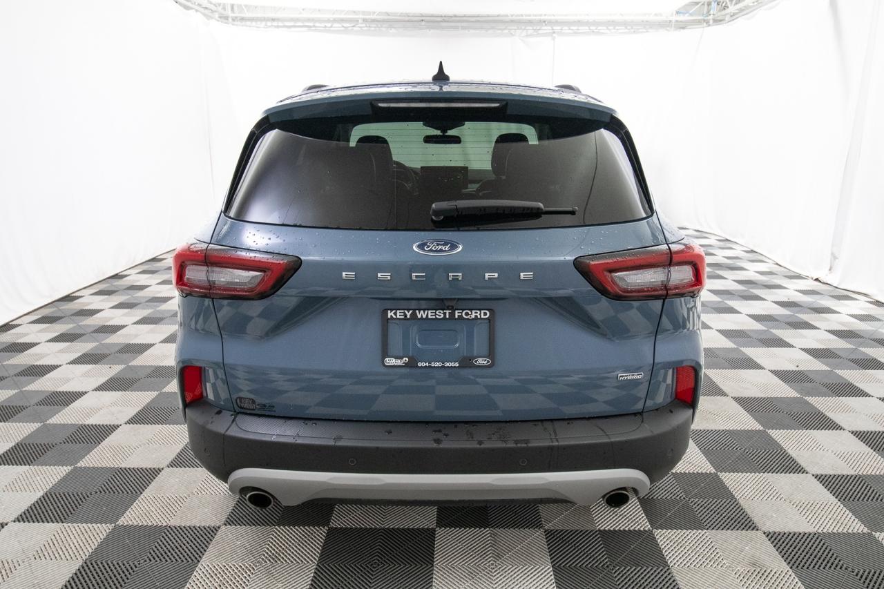 2024 Ford Escape PHEV Photo5