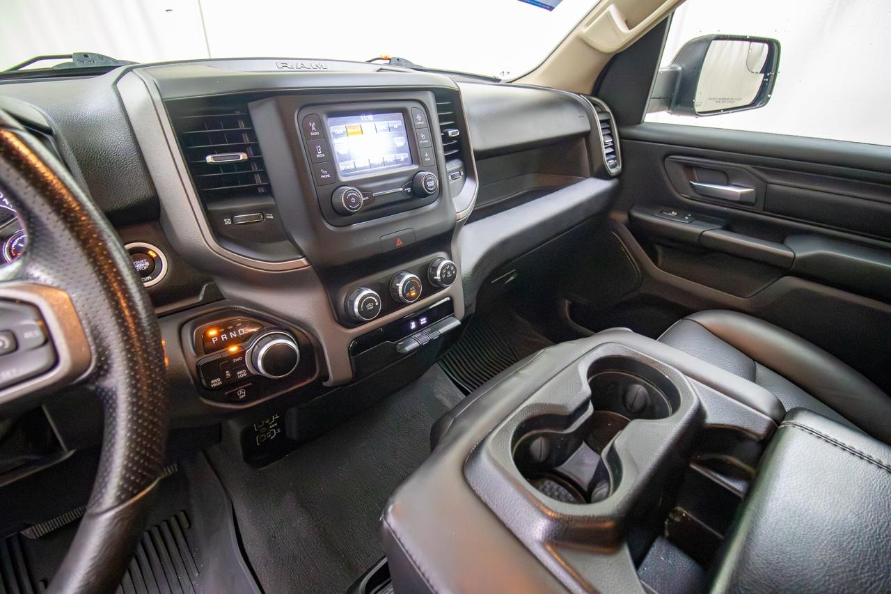 2020 RAM 1500 Tradesman 4x4 Crew Cab 5'7" Box Photo5