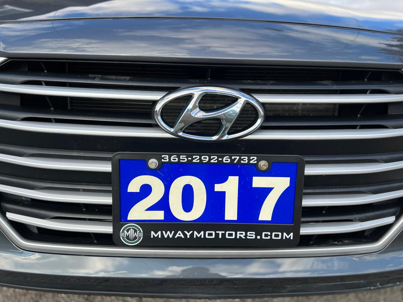 2017 Hyundai Elantra  Photo4