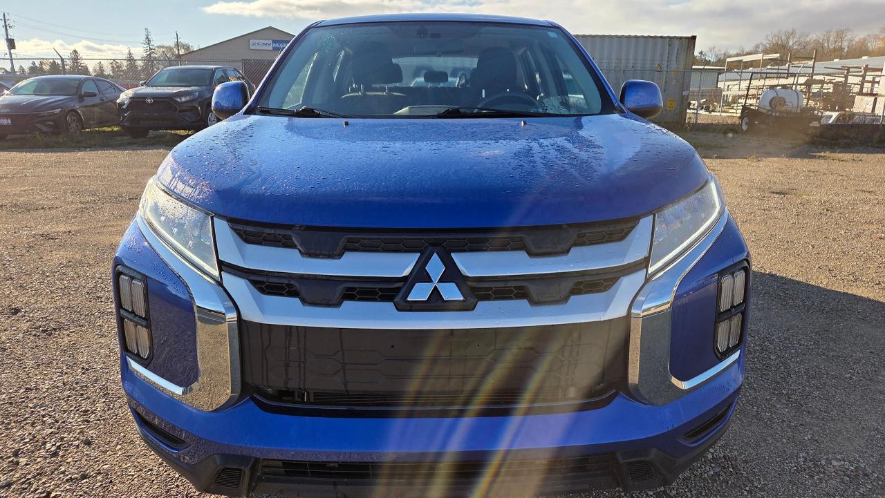 2023 Mitsubishi RVR ES - Photo #3