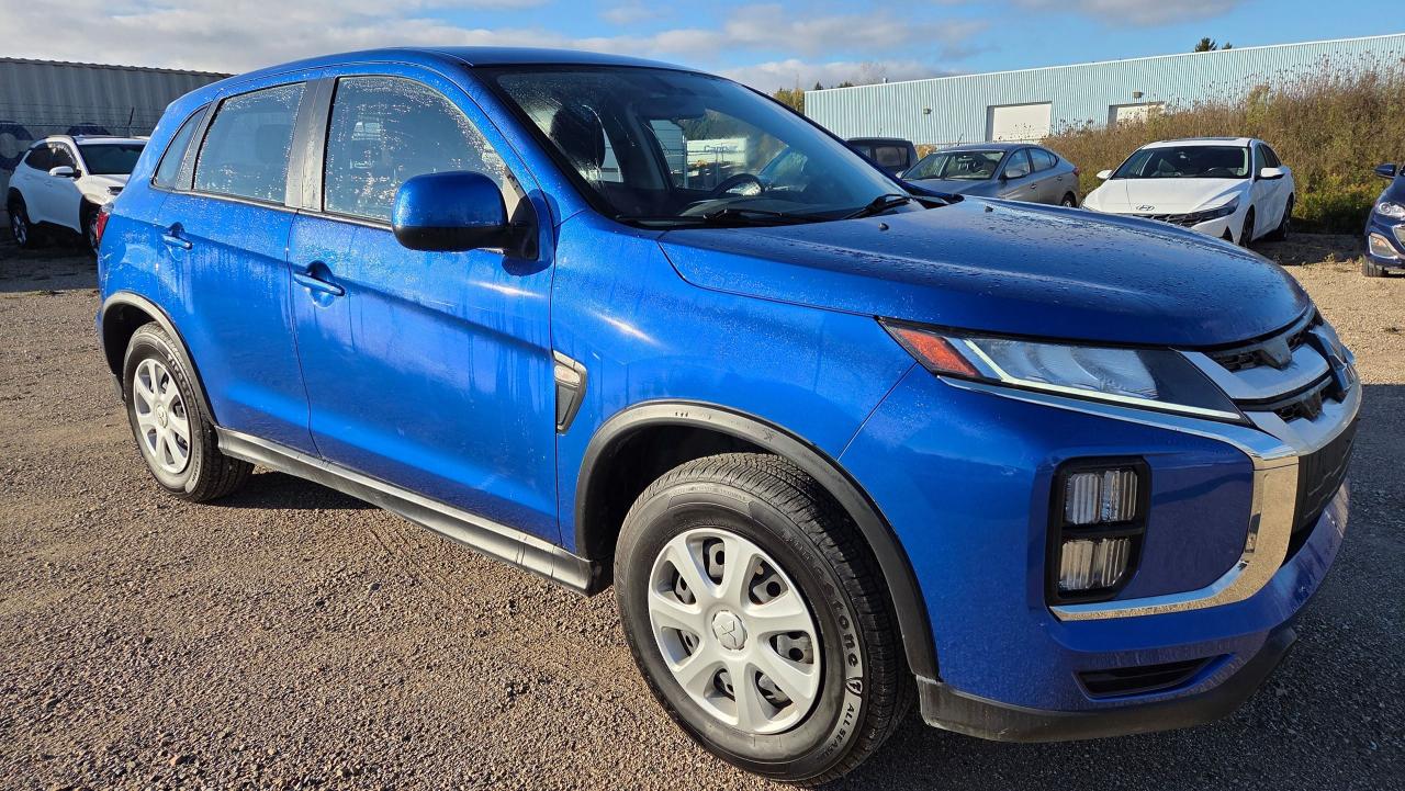 2023 Mitsubishi RVR ES Photo3