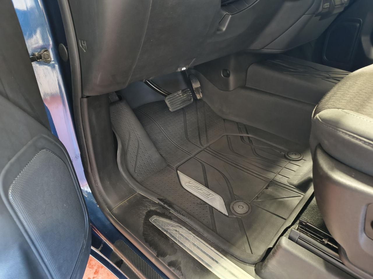 2019 Chevrolet Silverado 1500 RST Photo0