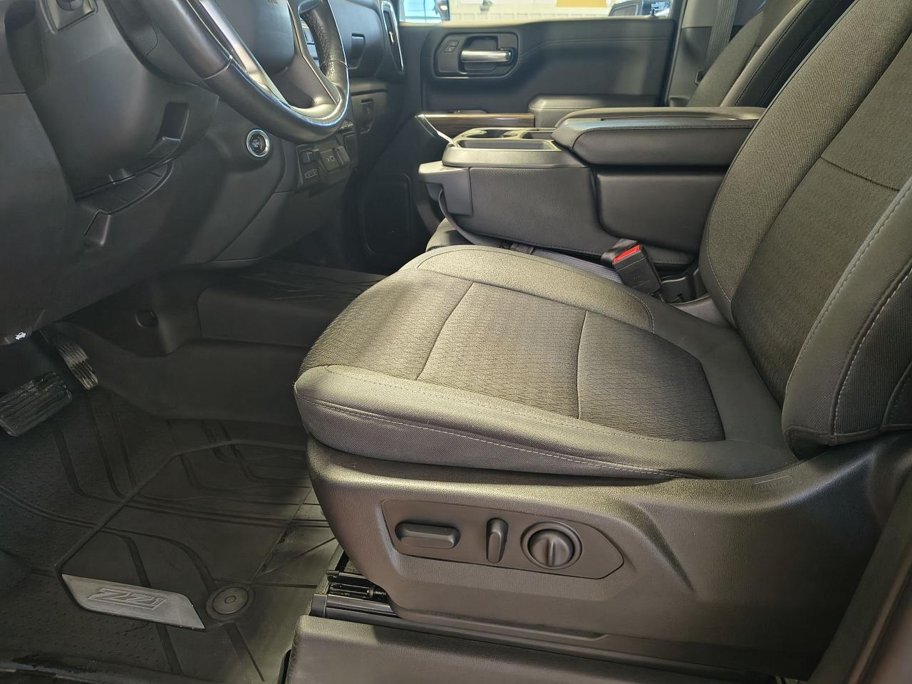 2019 Chevrolet Silverado 1500 RST Photo0