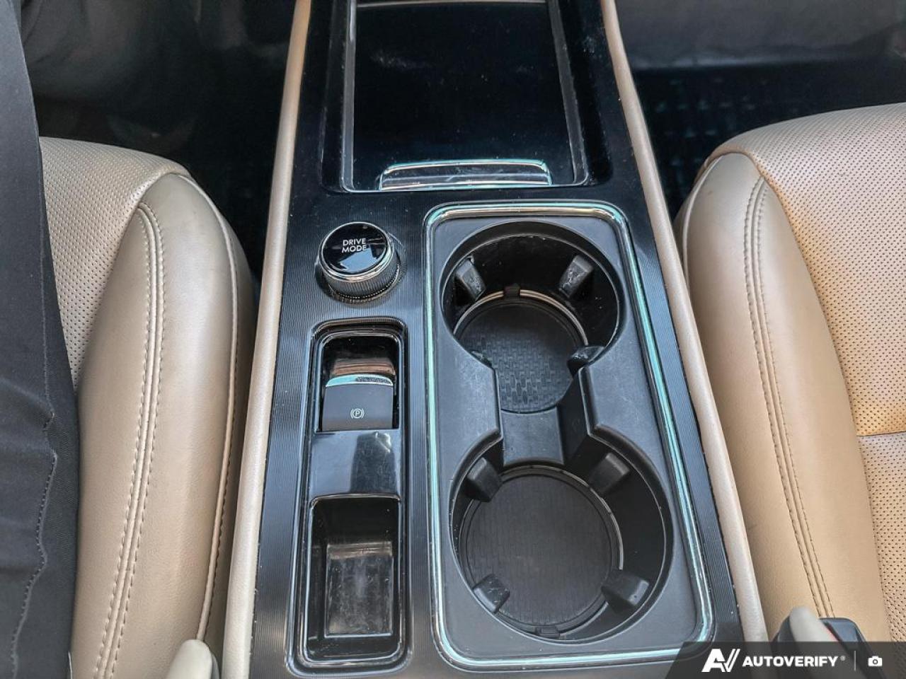 2021 Lincoln Corsair RESERVE / AWD / PANO ROOF / NO ACCIDENTS - Photo #18