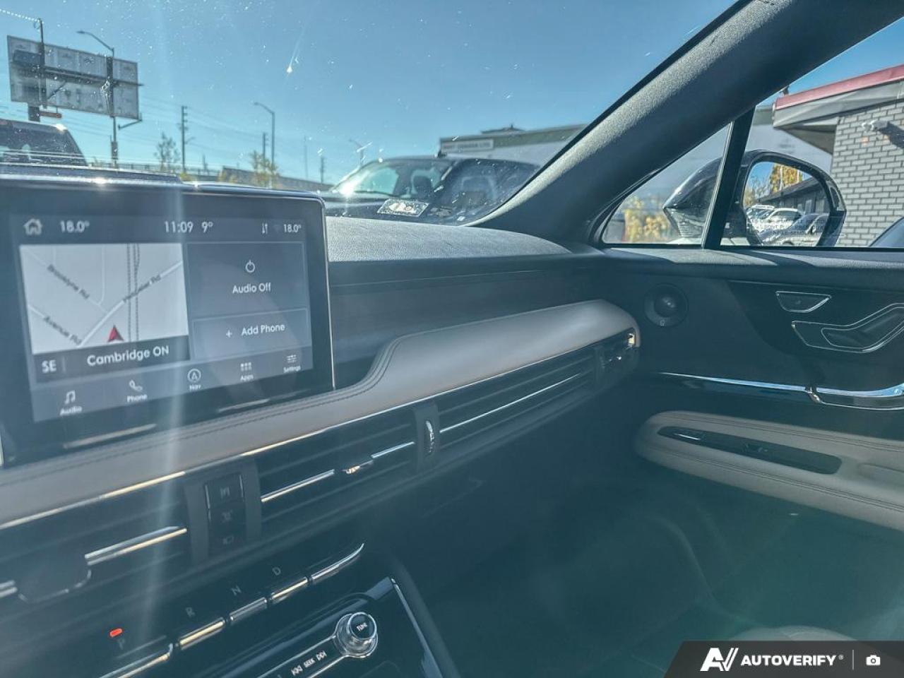 2021 Lincoln Corsair RESERVE / AWD / PANO ROOF / NO ACCIDENTS - Photo #24