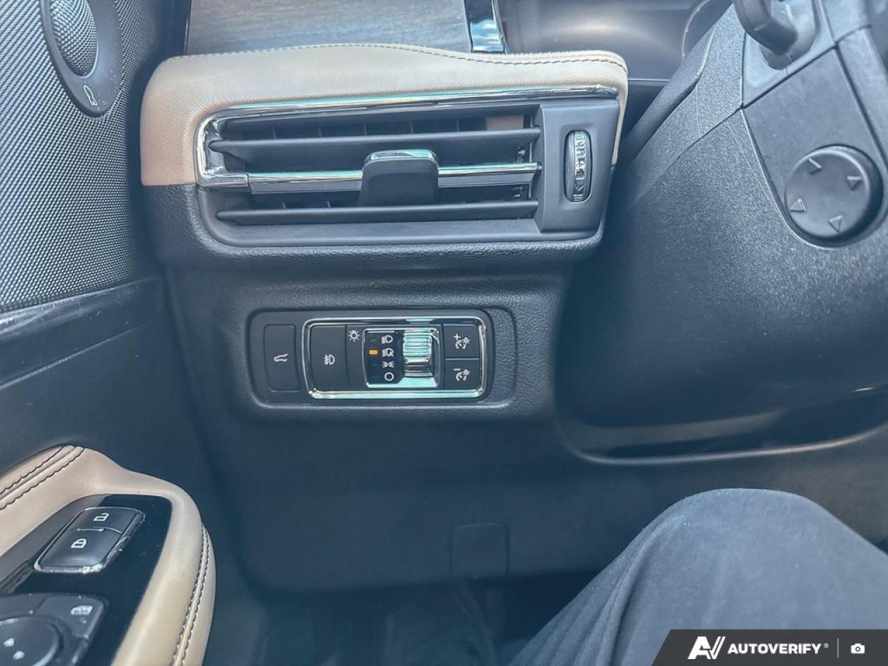 2021 Lincoln Corsair RESERVE / AWD / PANO ROOF / NO ACCIDENTS - Photo #15