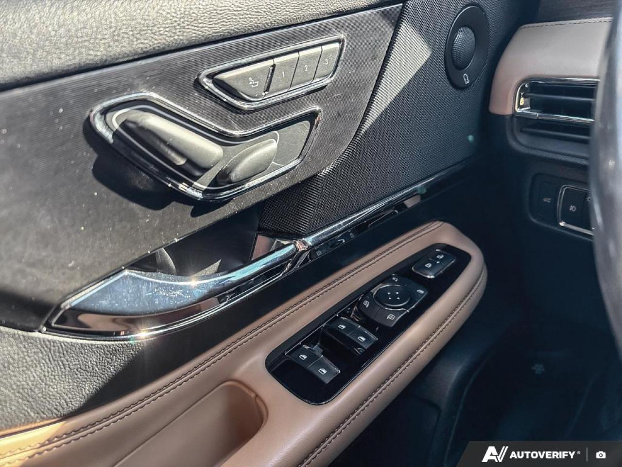 2021 Lincoln Corsair RESERVE / AWD / PANO ROOF / NO ACCIDENTS - Photo #14