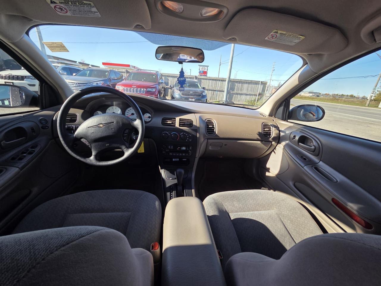 2002 Chrysler Intrepid SE, V6, ONLY 36,000KMS, VERY CLEAN, CERTIFIED - Photo #12