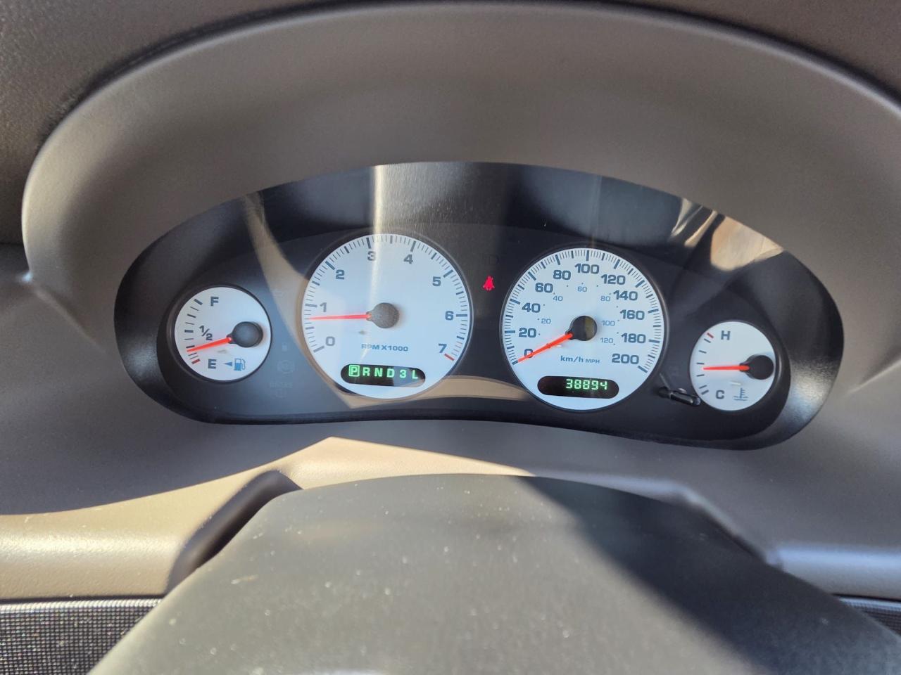 2002 Chrysler Intrepid SE, V6, ONLY 36,000KMS, VERY CLEAN, CERTIFIED - Photo #13