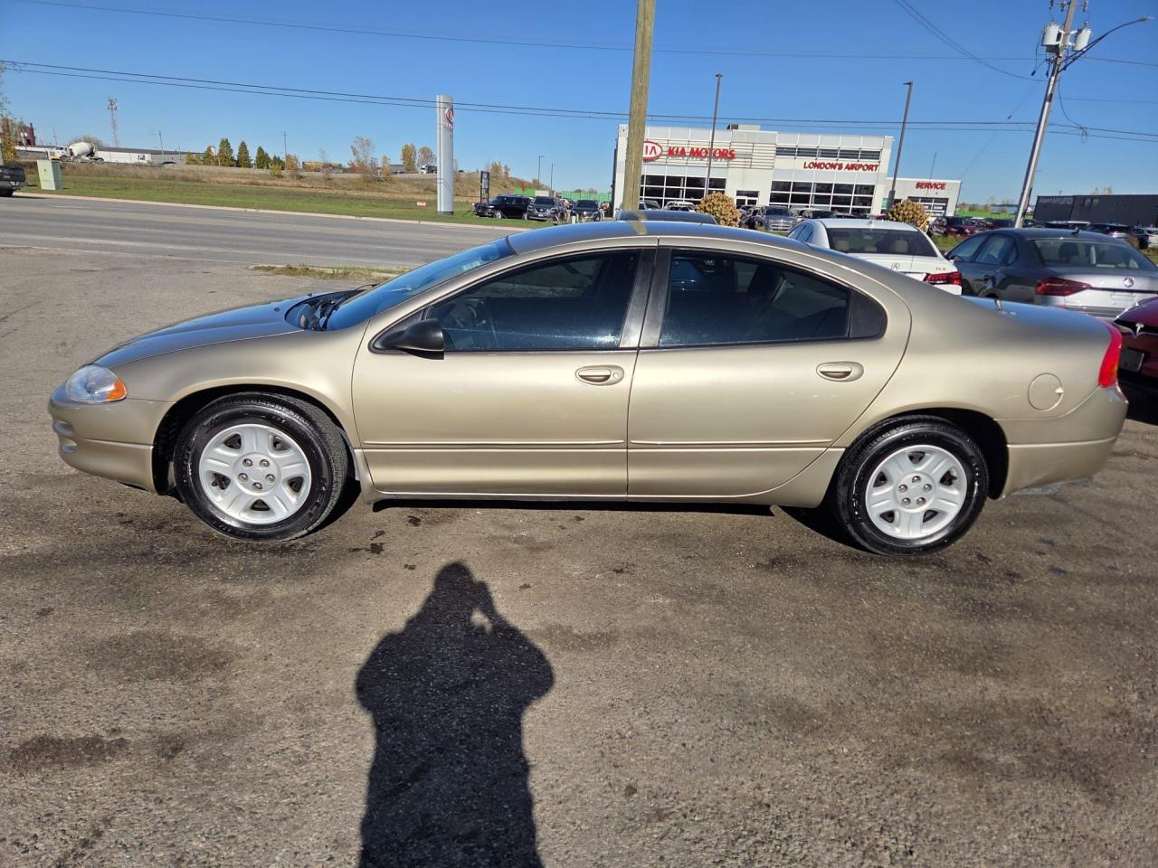 2002 Chrysler Intrepid SE, V6, ONLY 36,000KMS, VERY CLEAN, CERTIFIED - Photo #2
